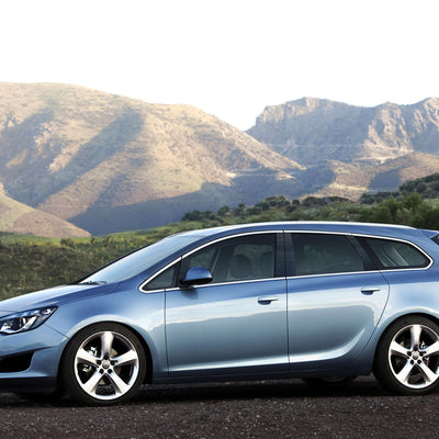 Ladekantenschutz für Opel Astra J Facelift Kombi Silber Matt