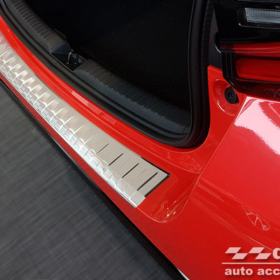 Ladekantenschutz für Toyota Yaris IV Hybrid Silber Matt
