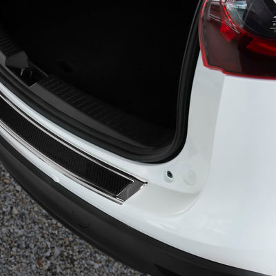 Carbon Ladekantenschutzleiste für Mazda CX-5 Poliertes Stahl mit Schwarzer Carbon Farbe
