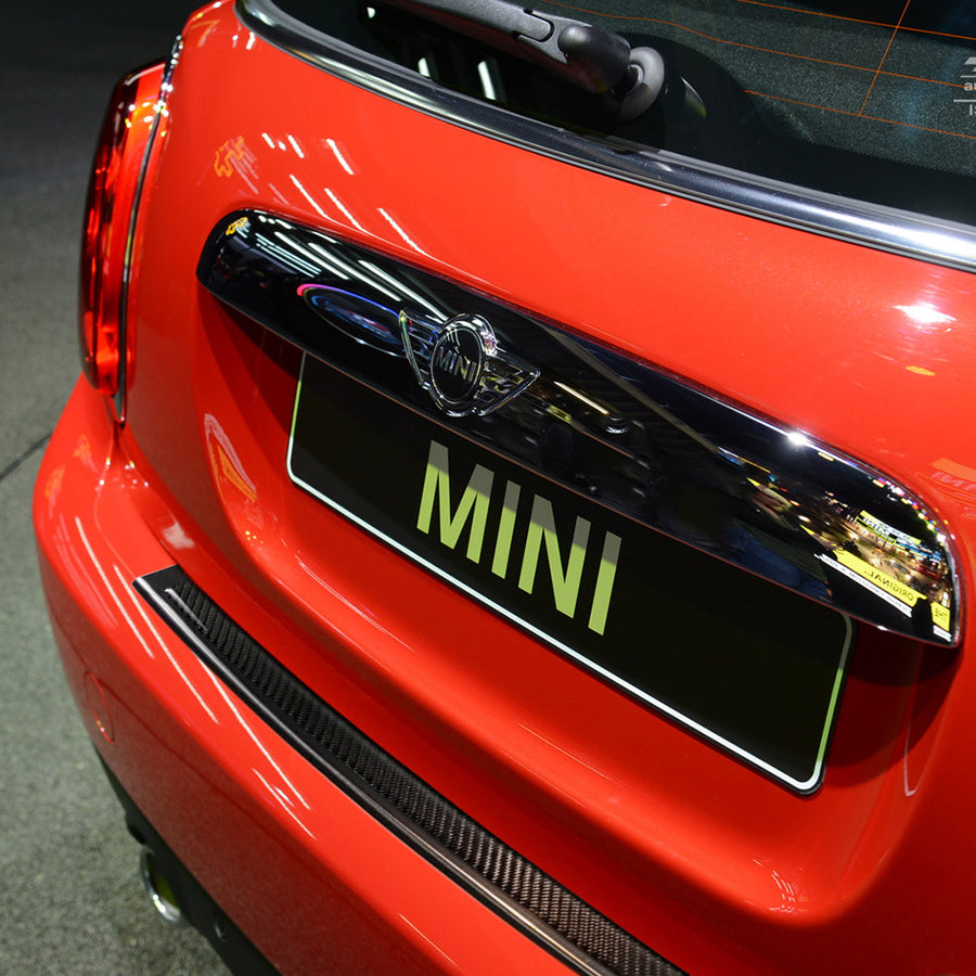 Carbon Ladekantenschutzleiste für MINI COOPER III  07.2014-> Schwarzer Stahl mit schwarzer Carbon Farbe