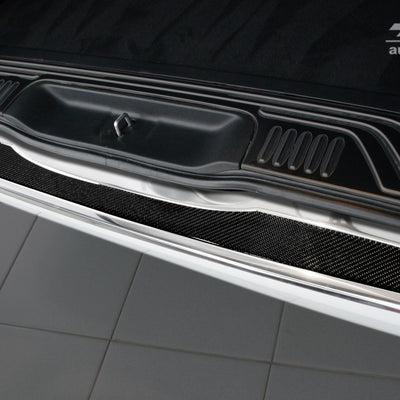 Carbon Ladekantenschutzleiste für MERCEDES  V Class W447 / VITO III / Marco Polo 2014-2019, FL2019-2024, FL 2024-> (the version with two rear doors and the version with trunk opening upwards) Poliertes Stahl mit Schwarzer Carbon Farbe