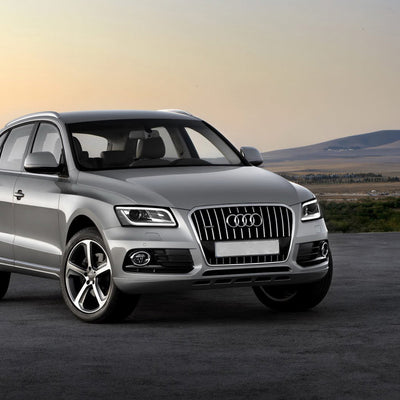 Carbon Ladekantenschutzleiste für Audi Q5 Poliertes Stahl mit Rot-Schwarzer Carbon Farbe