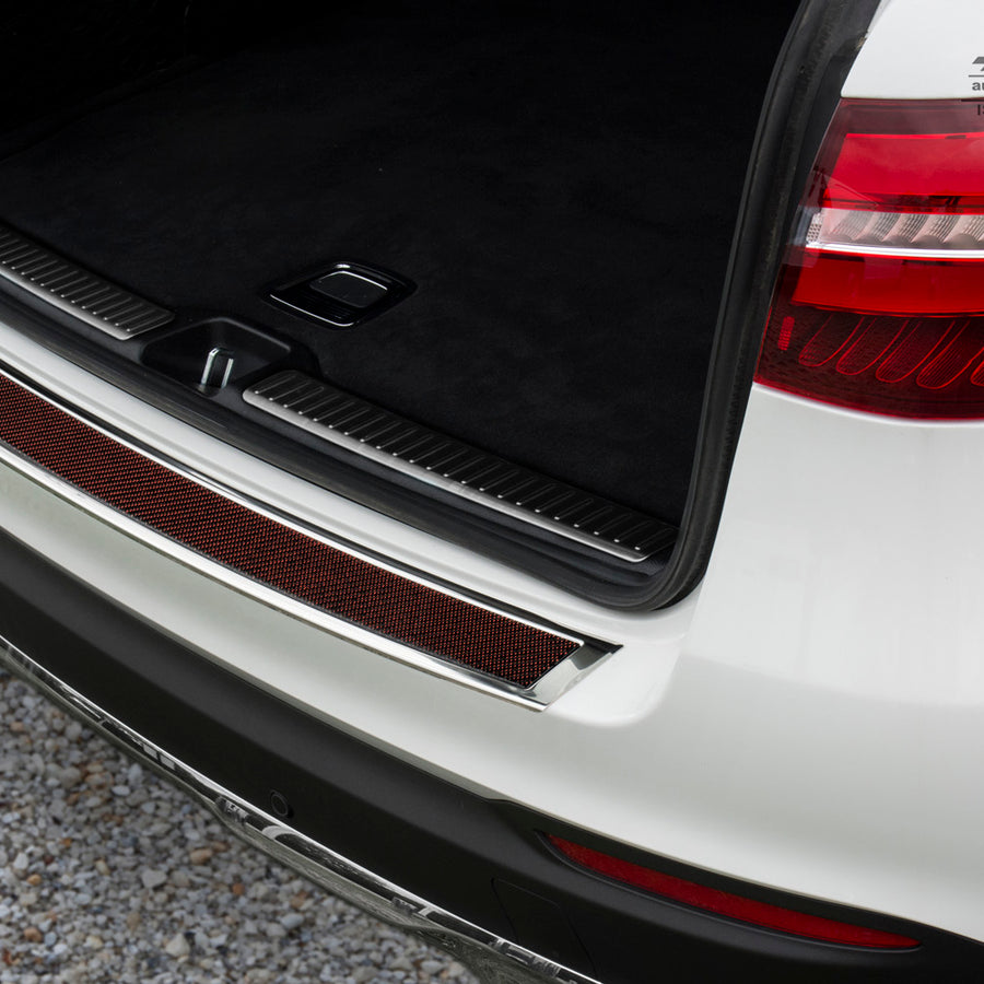 Carbon Ladekantenschutzleiste für Mercedes GLC Poliertes Stahl mit Rot-Schwarzer Carbon Farbe