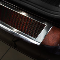 Carbon Ladekantenschutzleiste für VOLKSWAGEN  PASSAT B8 variant / R-line / Alltrack/ GTE 2014-2019, FL2019->2023 Poliertes Stahl mit Rot-Schwarzer Carbon Farbe
