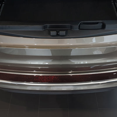 Carbon Ladekantenschutzleiste für BMW X5-F15 2013-> Poliertes Stahl mit Roter  Carbon Farbe