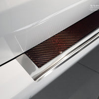 Carbon Ladekantenschutzleiste für Mercedes V W477 / Vito III Poliertes Stahl mit Rot-Schwarzer Carbon Farbe