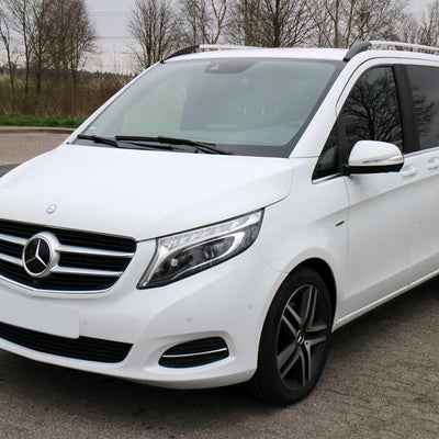 Carbon Ladekantenschutzleiste für Mercedes V W477 / Vito III Poliertes Stahl mit Rot-Schwarzer Carbon Farbe