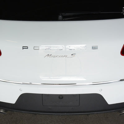 Carbon Ladekantenschutzleiste für Porsche Macan Poliertes Stahl mit Rot-Schwarzer Carbon Farbe