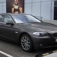 Carbon Ladekantenschutzleiste für BMW 5 F11 Kombi Poliertes Stahl mit Rot-Schwarzer Carbon Farbe