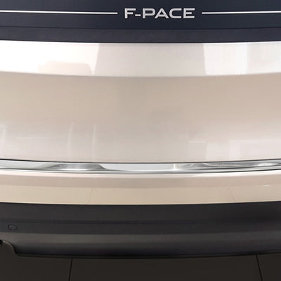 Carbon Ladekantenschutzleiste für Jaguar F-Pace Poliertes Stahl mit Rot-Schwarzer Carbon Farbe